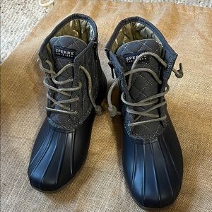 Sperry Lace-Up Boots size 8 medium
